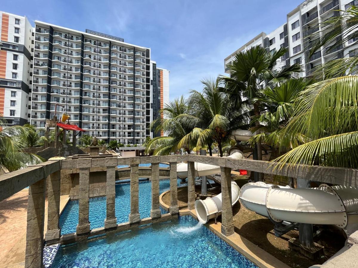 Sg Resort Residence - Beach & Waterpark Kuantan Exterior photo